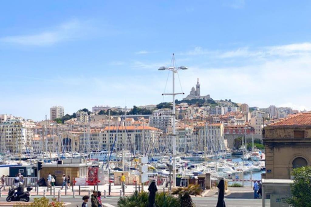 La Belle Aventure Au Soleil Du Vieux-port * Marseilles